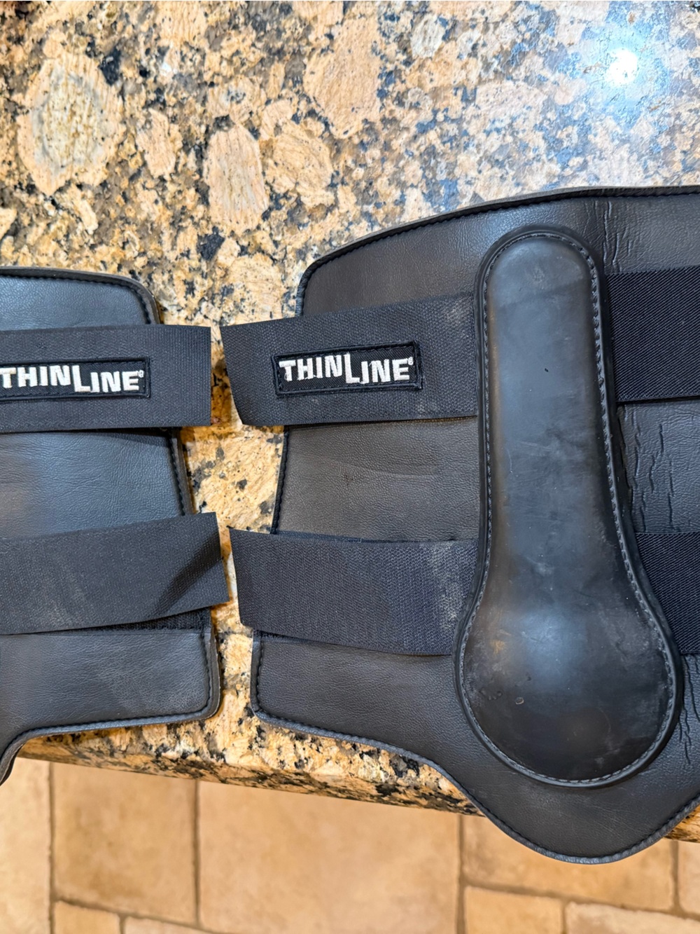 Thinline Black horse sizes Splint wraps w/ velcro Straps